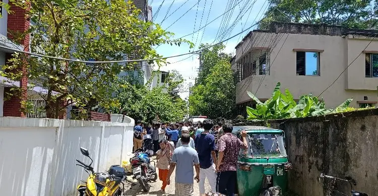 সিলেটে এক বাসা থেকে ৩ মরদেহ উদ্ধার