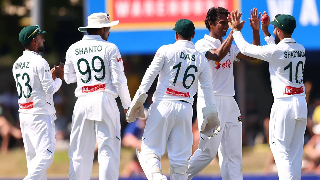 দুইশর আগেই অলআউট অস্ট্রেলিয়া