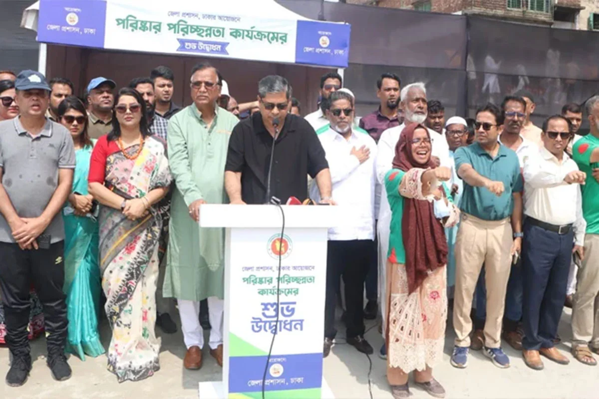 ময়লার ভাগাড় থেকে প্রাণ ফিরছে আদি বুড়িগঙ্গা চ্যানেলে