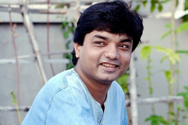 পাঁচ বছর পর সিনেমার গানে আগুন