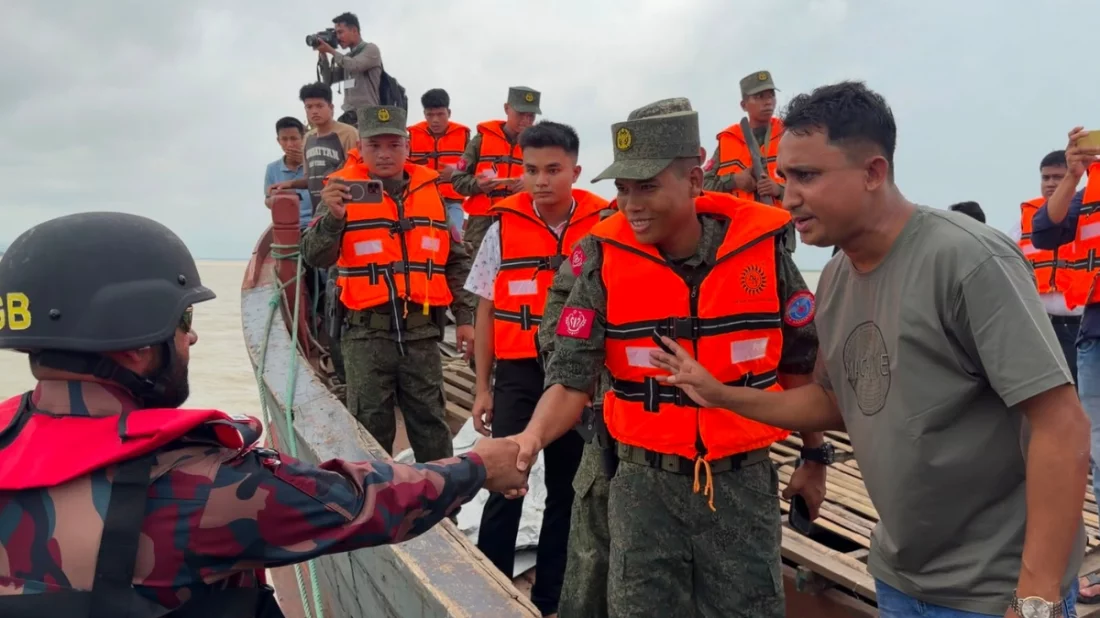 আরাকান আর্মির হাতে আটক ২৪ জেলেকে ফেরত আনলো বিজিবি