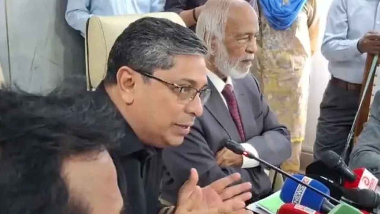 ডেঙ্গু আক্রান্ত রোগীর সংখ্যা প্রায় অর্ধেক: স্থানীয় সরকার প্রতিমন্ত্রী