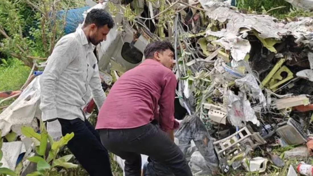 ভারতে বিমান বিধ্বস্ত, ২ পাইলট নিহত