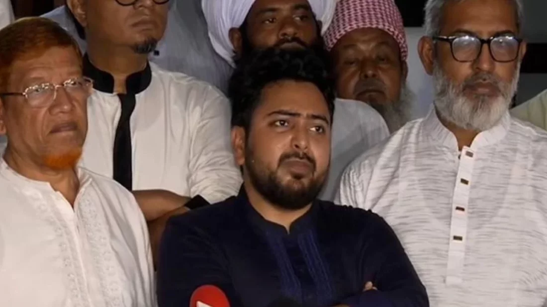সরকার সার সংকটের অভিযোগ এড়াতে চাইছে: নাহিদ ইসলাম