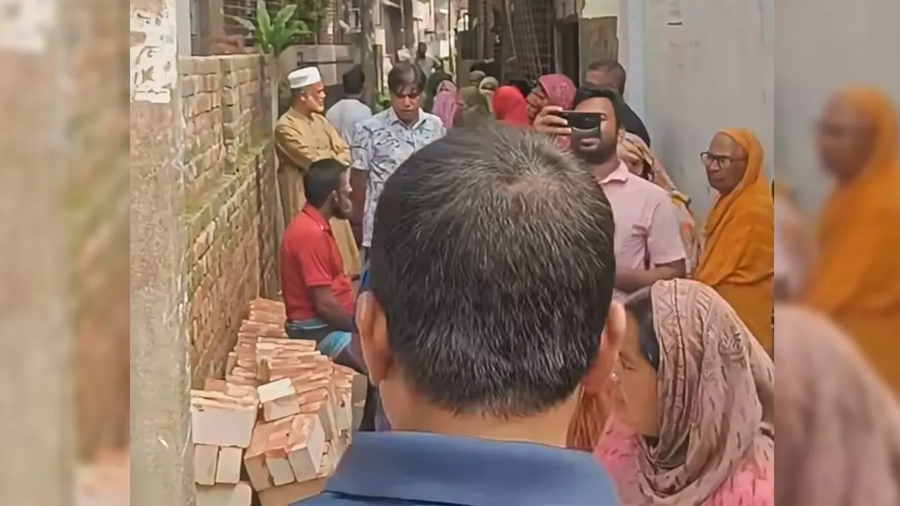 তালাবদ্ধ ফ্ল্যাটে শিশুদের কান্না, ভেতরে মিলল মায়ের মরদেহ