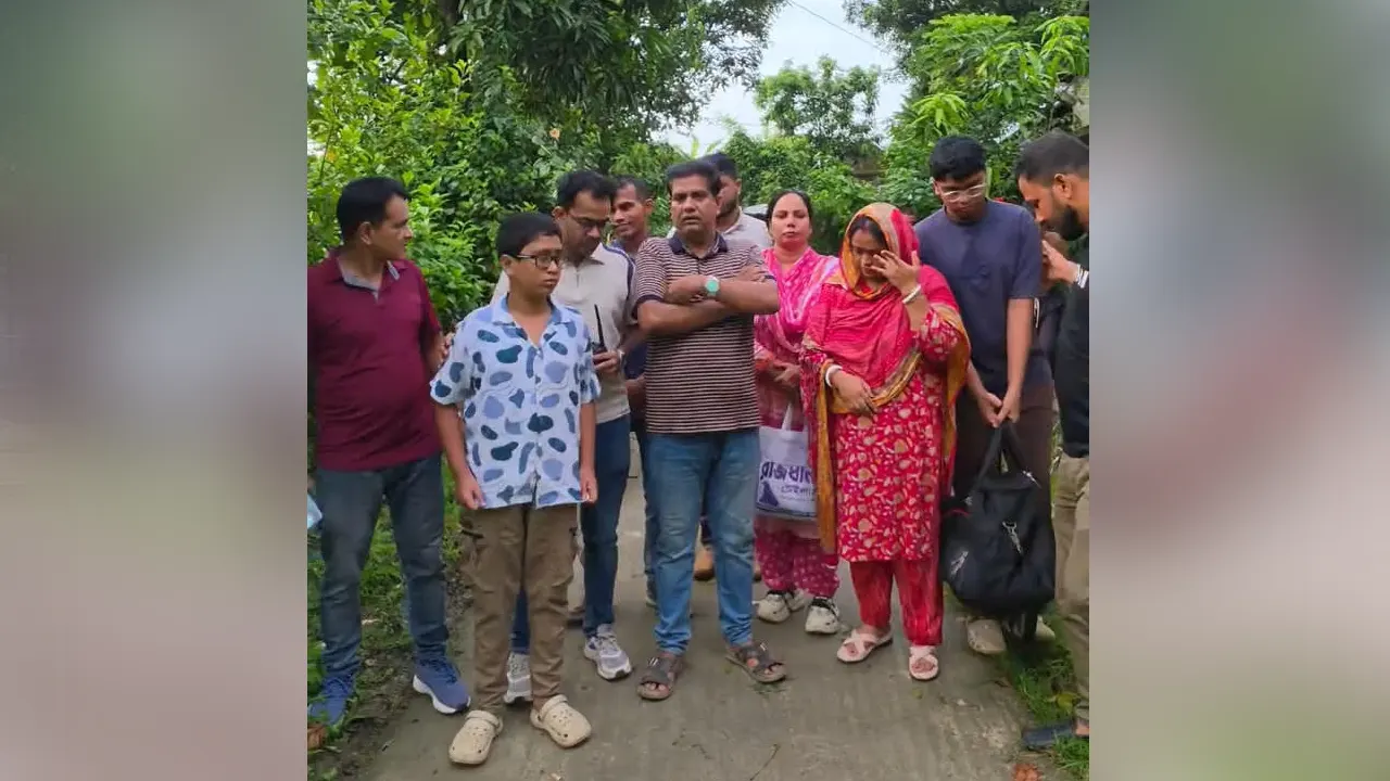 সপরিবারে আত্মগোপনে থাকা চাঁদপুরের স্বর্ণ ব্যবসায়ী পিন্টু আটক