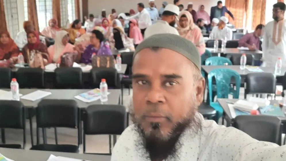 সহকর্মীর সাবেক স্ত্রীর সঙ্গে পরকীয়া, বাধ্যতামূলক অবসরে প্রধান শিক্ষক
