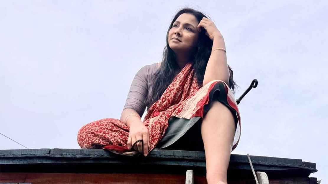 হাওরের গল্পে রুনা খান