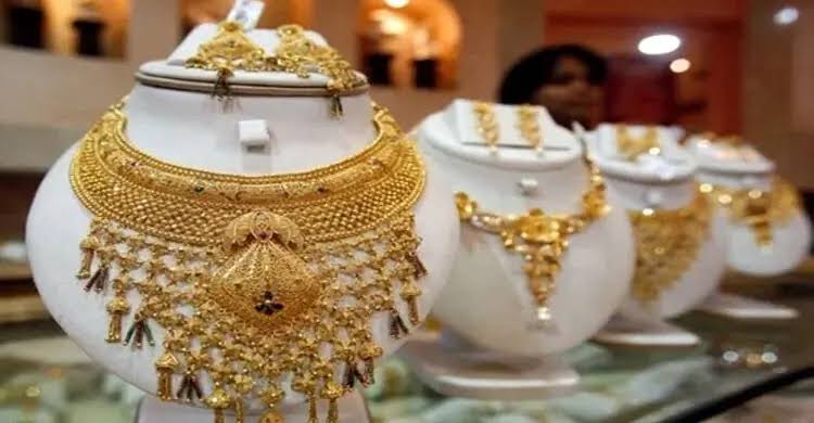 সোনার দাম আরও কমেছে
