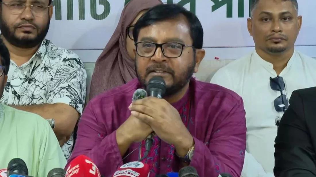 ৭ মাসে জ্বালানির মূল্য তিনবার বাড়িয়ে সরকার দায়িত্বহীনতার পরিচয় দিয়েছে: মজিবুর রহমান মঞ্জু