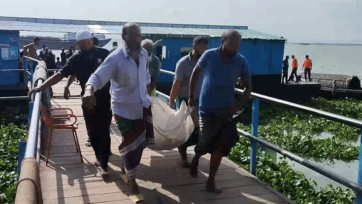 মেঘনায় ট্রলারডুবিতে নিখোঁজ ৩ জনের মরদেহ উদ্ধার, বাবা এখনও নিখোঁজ