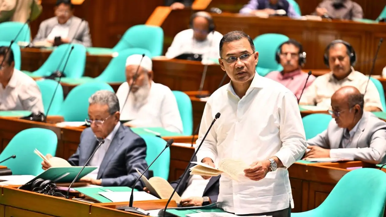 গভীর সাগরে নতুন এলএনজি টার্মিনাল ও ১৫০ কূপ খননের পরিকল্পনা