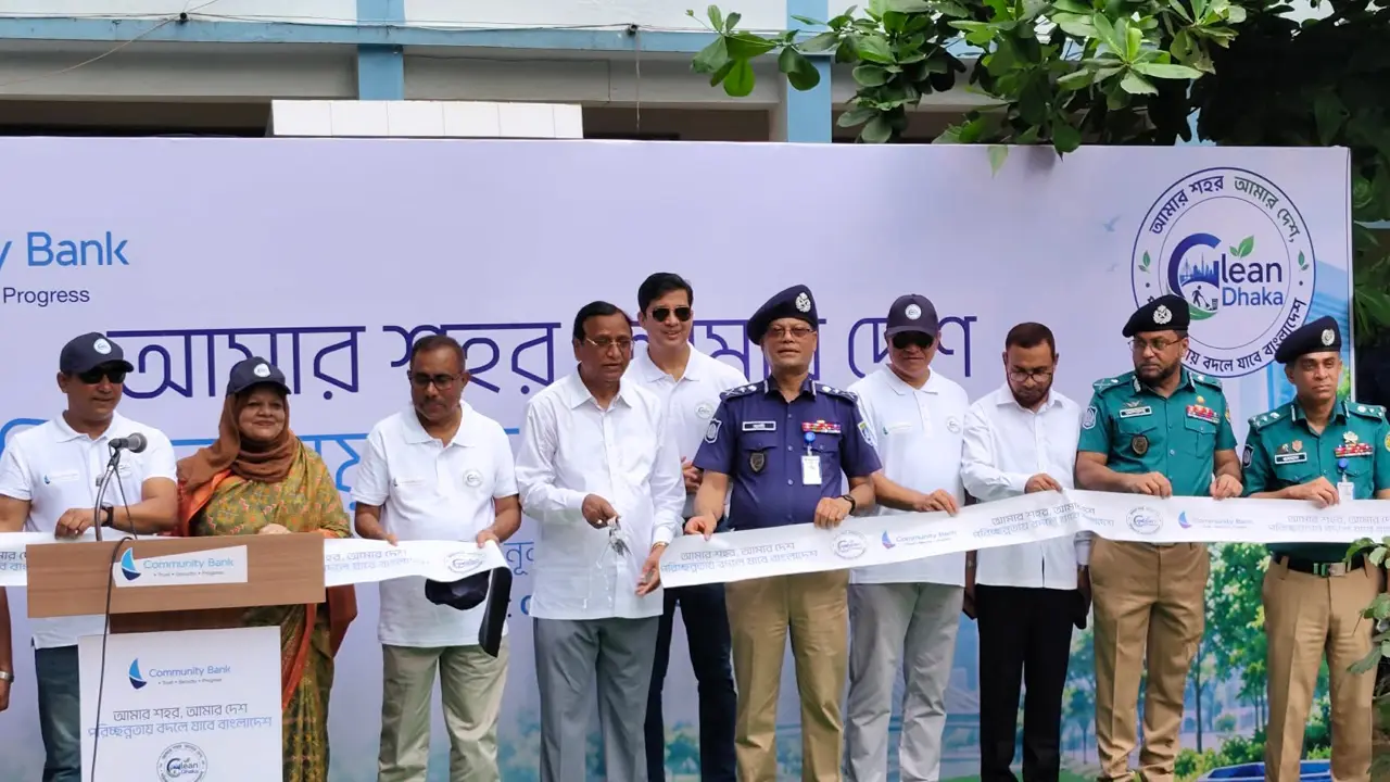 আইনের ফাঁকে আটকে রাখা যায় না মাদক কারবারি ও ছিনতাইকারীদের : আইজিপি