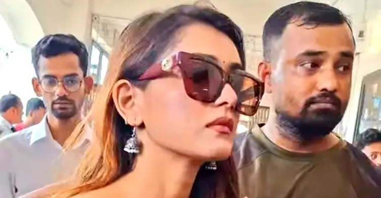 ২৮ হাজার টাকার শাড়ি প্রতারণার মামলায় জামিন পেলেন তানজিন তিশা