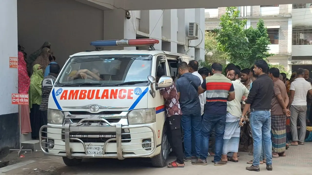 নড়াইলে একজনকে কুপিয়ে হত্যা, নারীসহ আহত ৬