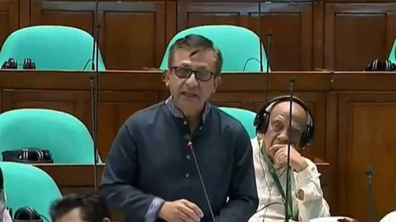 তিন বছরে চার শতাধিক গার্মেন্টস কারখানা বন্ধ হয়েছে : সংসদে বাণিজ্যমন্ত্রী