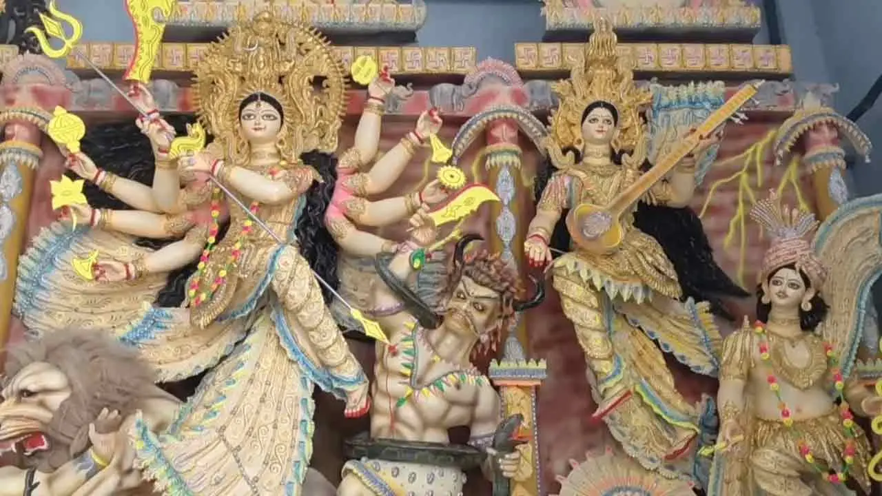 শারদীয় দুর্গাপূজার ষষ্ঠী আজ, দেশজুড়ে ৩৩ হাজার ৮৫১ মণ্ডপে আয়োজন