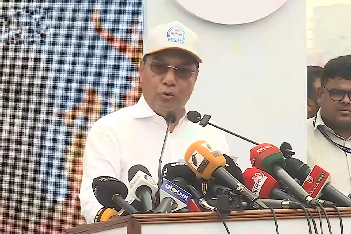 বিমানবন্দরের নিরাপত্তায় কোনো অবহেলা সহ্য করা হবে না: বিমানমন্ত্রী