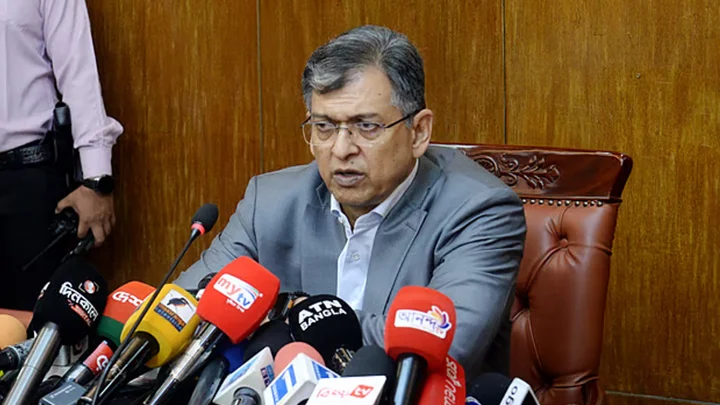 ক্রসফায়ার নিয়ে আইজিপি অসতর্কভাবে শব্দচয়ন করেছেন: স্বরাষ্ট্রমন্ত্রী