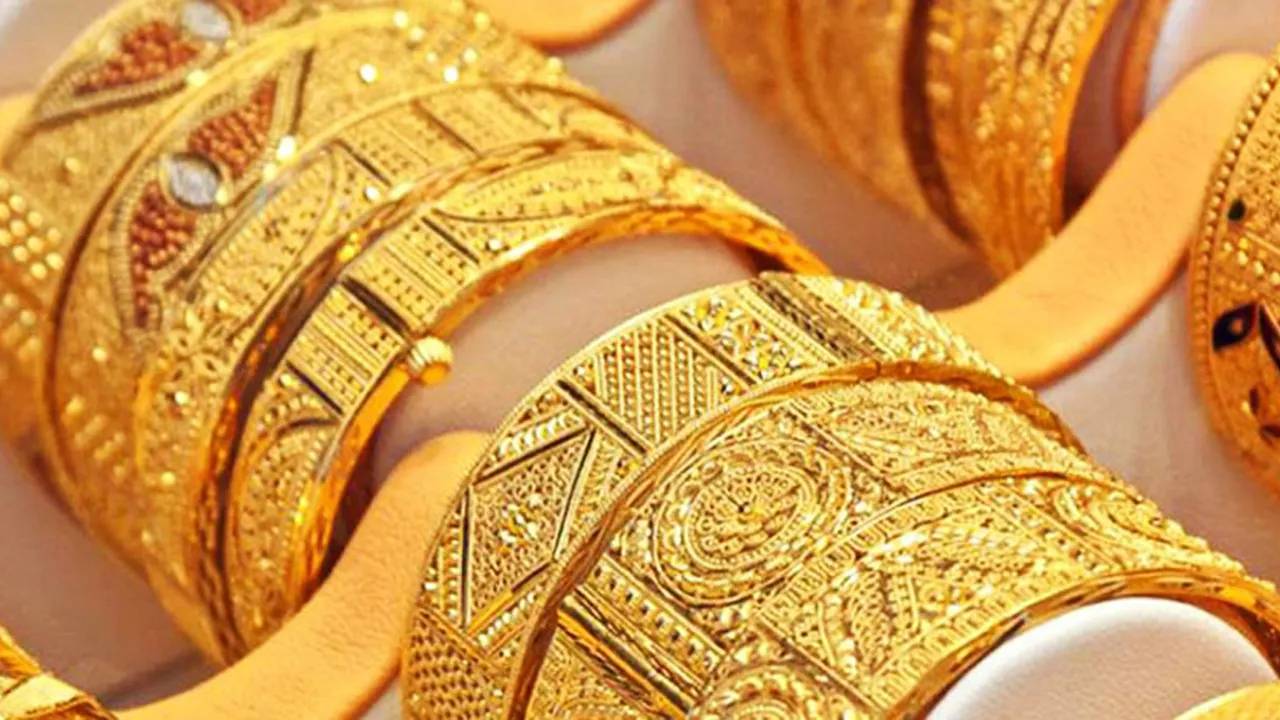 ভরিতে সোনার দাম কমলো ২ হাজার ১৫৮ টাকা