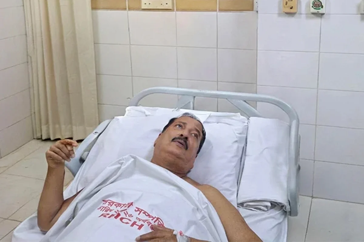 ভূমিমন্ত্রীকে উন্নত চিকিৎসার জন্য বিএমইউতে স্থানান্তর