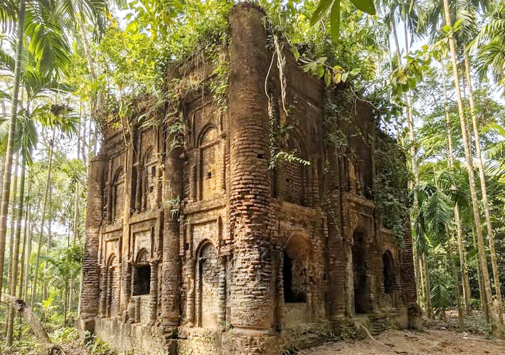 মুঘল আমলের অনন্য স্থাপত্য সুবেদার ছবি খাঁ মসজিদ