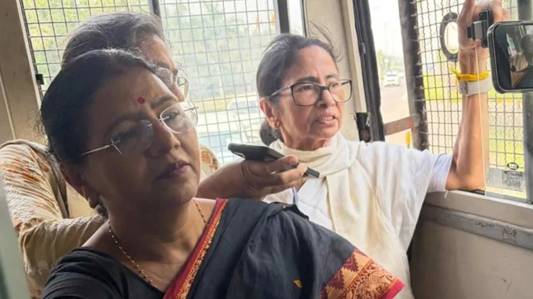 ধর্নায় বসে দিল্লিতে আটক মমতা বন্দ্যোপাধ্যায়