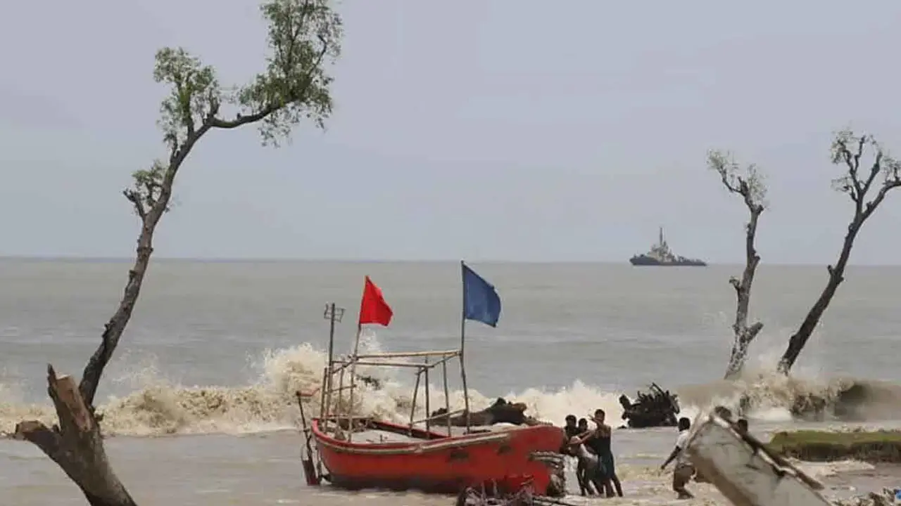 বঙ্গোপসাগরে সুস্পষ্ট লঘুচাপ, ৪৮ ঘণ্টার মধ্যে হতে পারে ঘূর্ণিঝড়ে