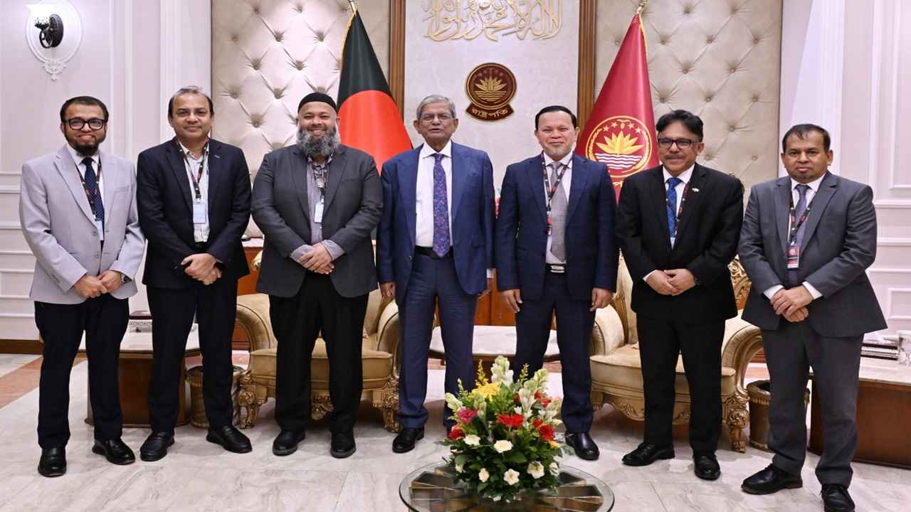 এত গ্র্যাজুয়েটের পরও বিদেশি কর্মী কেন, প্রশ্ন রাষ্ট্রপতির