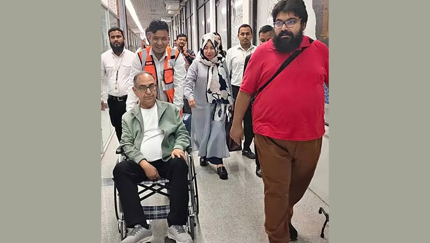 চিকিৎসা শেষে দেশে ফিরেছেন মির্জা আব্বাস